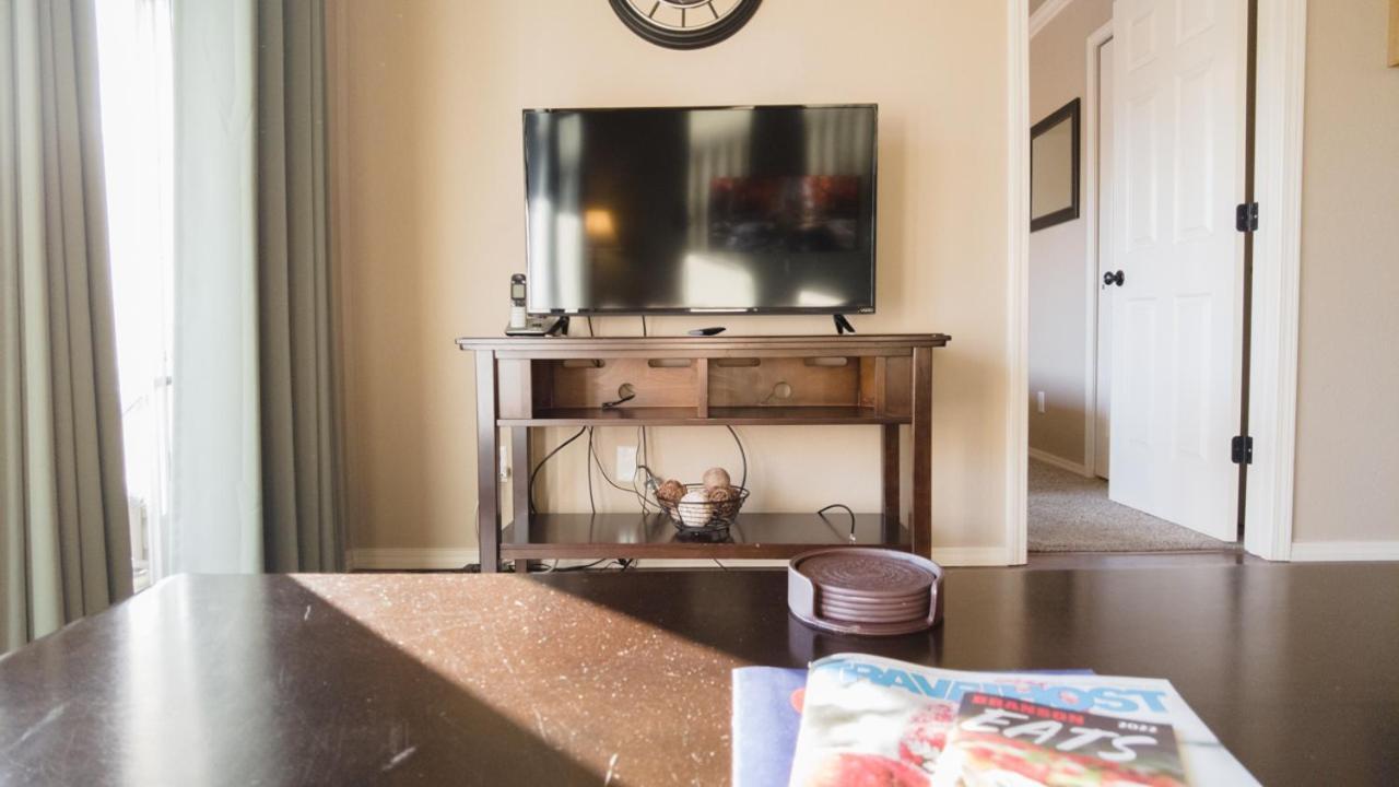2Br Walk-In - Central Location - Free Tickets Included - Fc41-17 ブランソン エクステリア 写真